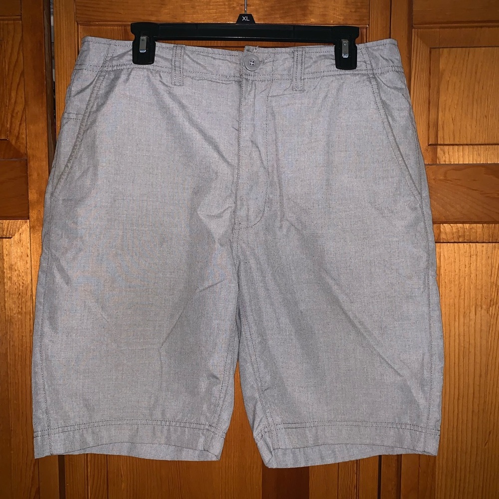 34’ Champs Sport Gear light gray shorts